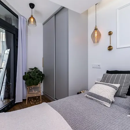 Premium With Air Conditioning, Heart In Cracow * Cracovia