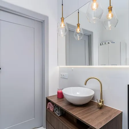 Premium With Air Conditioning, Heart In Cracow *